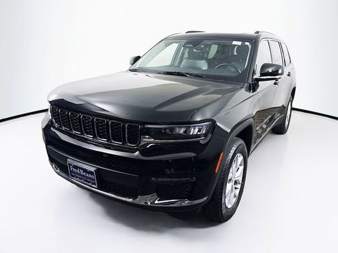 Used 2022 Jeep Grand Cherokee L Limited image 3