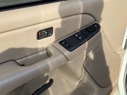 Used 2004 Chevrolet Silverado 2500 LS w/ Skid Plate Package image 12