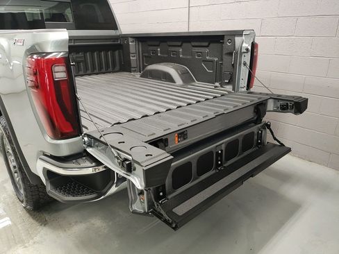 New 2026 GMC Sierra 2500 SLT image 22