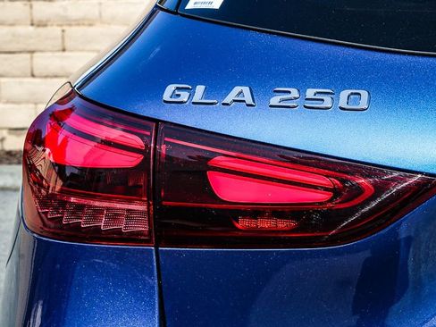 Certified 2025 Mercedes-Benz GLA 250 4MATIC image 10