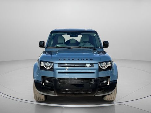 Certified 2025 Land Rover Defender 110 X-Dynamic SE image 7