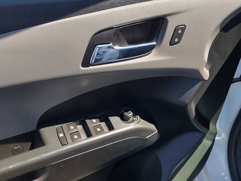 Used 2016 Chevrolet Sonic LT FWD image 8