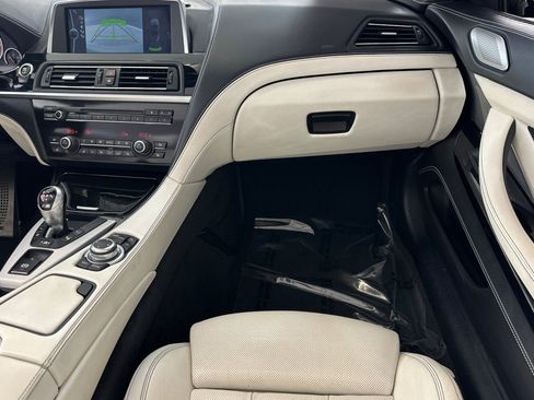 Used 2013 BMW M6 Convertible RWD image 31