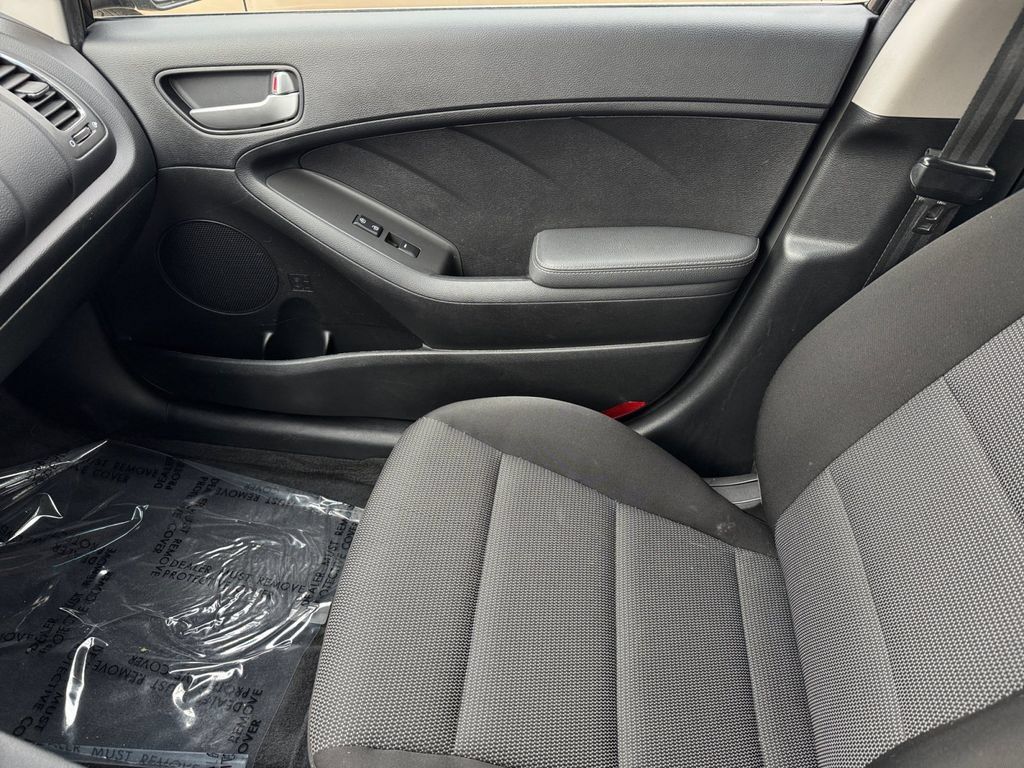 Used 2018 Kia Forte LX FWD image 29
