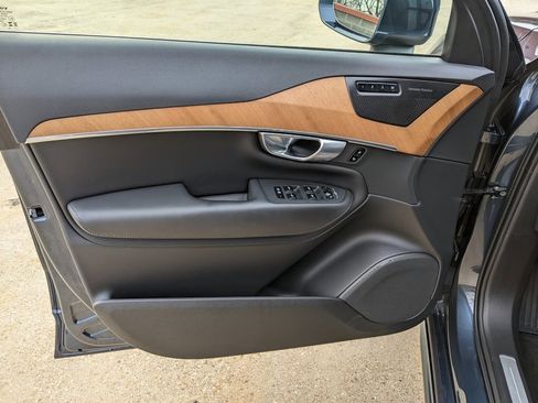 Certified 2024 Volvo XC90 T8 Plus w/ Protection Package Premier image 9