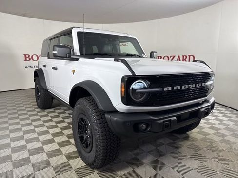 New 2025 Ford Bronco Badlands image 1