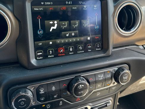 Used 2019 Jeep Wrangler Unlimited Rubicon AWD/4WD image 35
