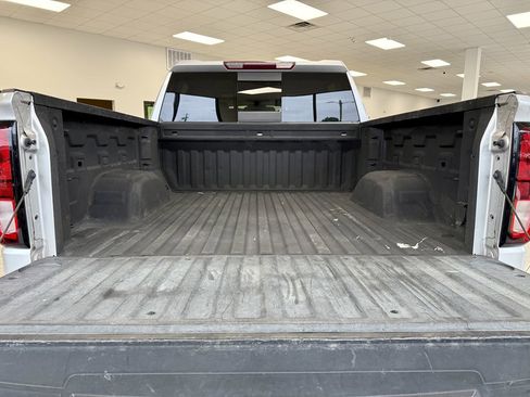 Used 2020 GMC Sierra 1500 Elevation w/ Elevation Value Package image 9