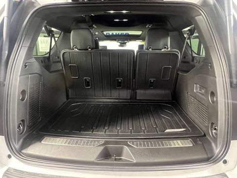 Used 2025 GMC Yukon XL Denali w/ Denali Reserve Package AWD/4WD image 14
