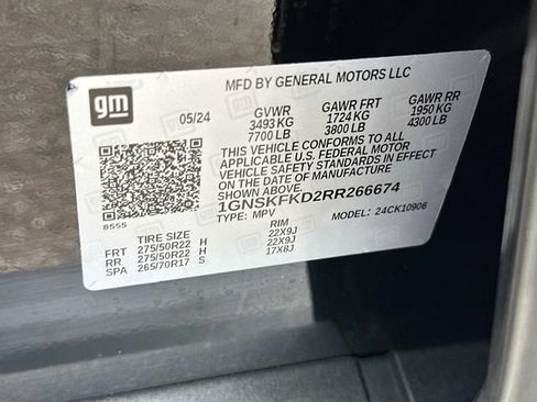 Used 2024 Chevrolet Suburban Premier w/ Premium Package AWD/4WD image 18