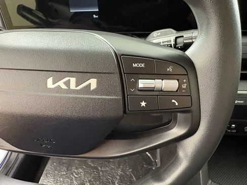 New 2026 Kia K4 FWD image 24