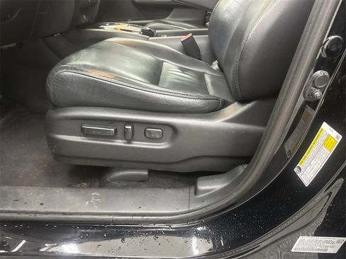 Used 2019 Honda Pilot Touring image 10