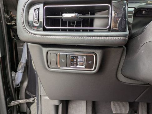 Used 2023 Lincoln Aviator Reserve AWD/4WD image 16