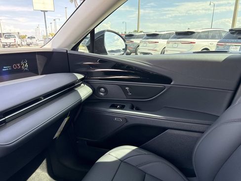 New 2026 Lincoln Nautilus Premier w/ Equipment Group 102A image 22