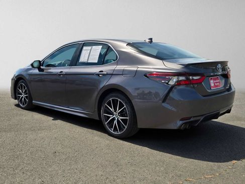 Used 2023 Toyota Camry SE FWD image 6
