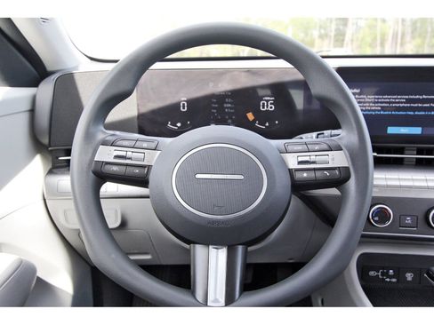 Used 2024 Hyundai Kona SE image 14