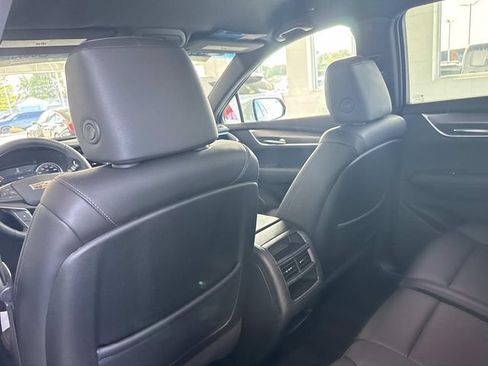 Certified 2024 Cadillac XT5 Luxury w/ LPO, Floor Liner Package AWD/4WD image 28