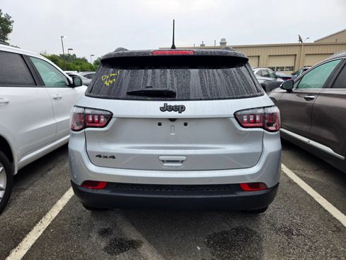 Used 2026 Jeep Compass Limited AWD/4WD image 8