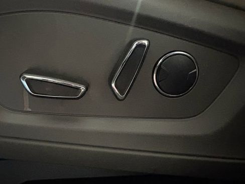 Used 2020 Ford Explorer Platinum image 20