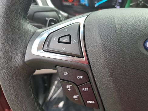 Used 2018 Ford Edge Titanium w/ Technology Package AWD/4WD image 17