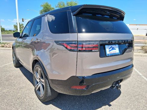 Used 2021 Land Rover Discovery HSE R-Dynamic AWD/4WD image 3