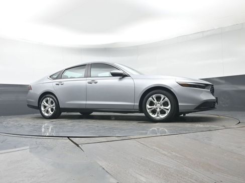 Certified 2023 Honda Accord LX image 31