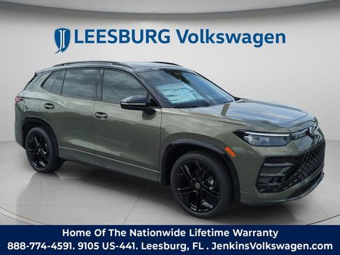 New 2026 Volkswagen Tiguan SE R-Line FWD image 1