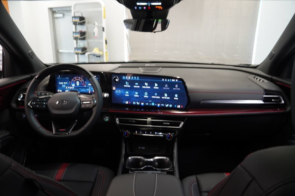 New 2026 Chevrolet Traverse RS w/ LPO, Floor Liner Package AWD/4WD image 22
