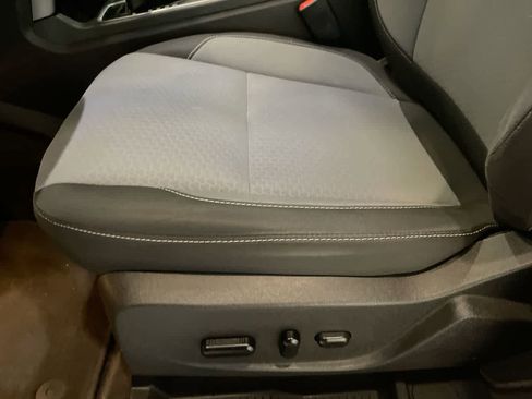 Used 2019 Ford Escape SE image 12