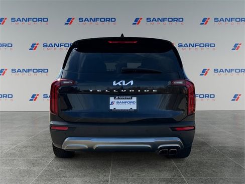 Used 2022 Kia Telluride EX image 4