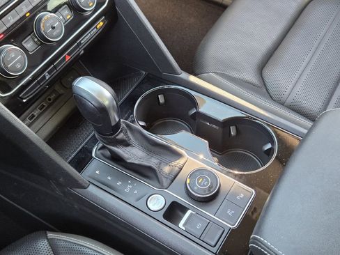 Used 2021 Volkswagen Atlas SEL Premium image 23