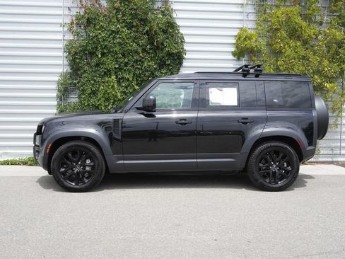Used 2020 Land Rover Defender 110 HSE AWD/4WD image 8