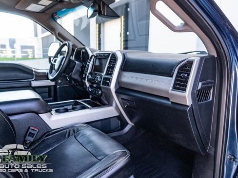 Used 2019 Ford F250 Lariat w/ Lariat Ultimate Package AWD/4WD image 24
