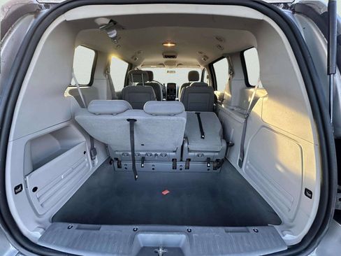 Used 2009 Dodge Grand Caravan SE w/ Climate Group FWD image 9