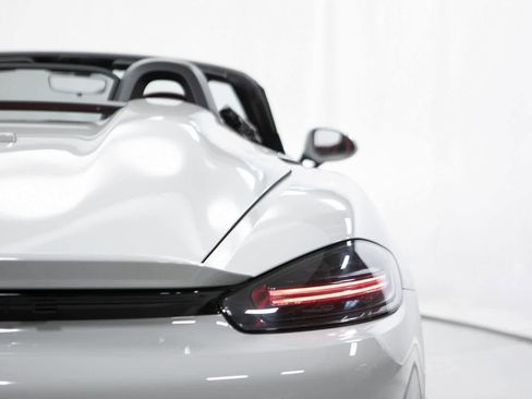 Certified 2022 Porsche 718 Boxster Spyder image 34