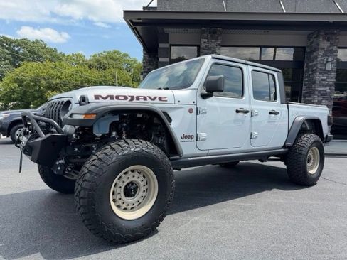 Used 2024 Jeep Gladiator Mojave w/ Technology Group AWD/4WD image 7
