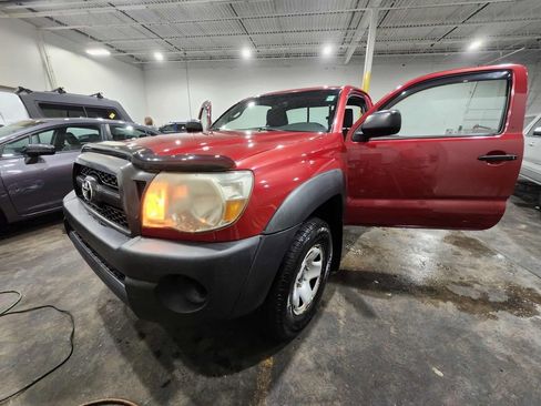 Used 2011 Toyota Tacoma 4x4 Regular Cab image 25
