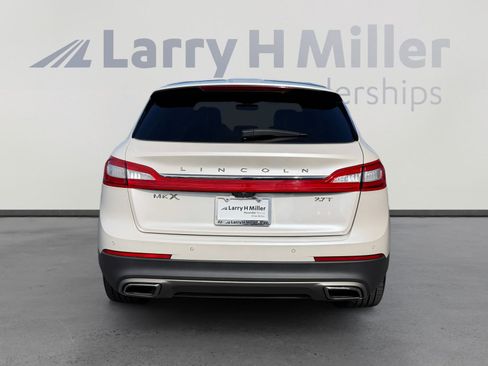 Used 2018 Lincoln MKX Reserve w/ Driver Assistance Package image 4