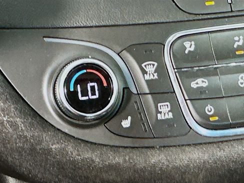 Used 2023 Chevrolet Malibu LT FWD image 19