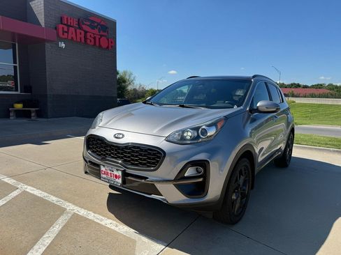 Used 2015 Kia Sorento LX FWD image 2