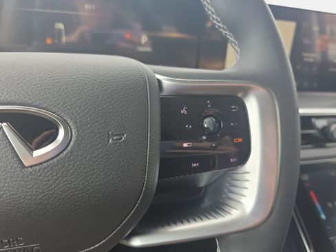 New 2026 INFINITI QX80 Luxe image 18