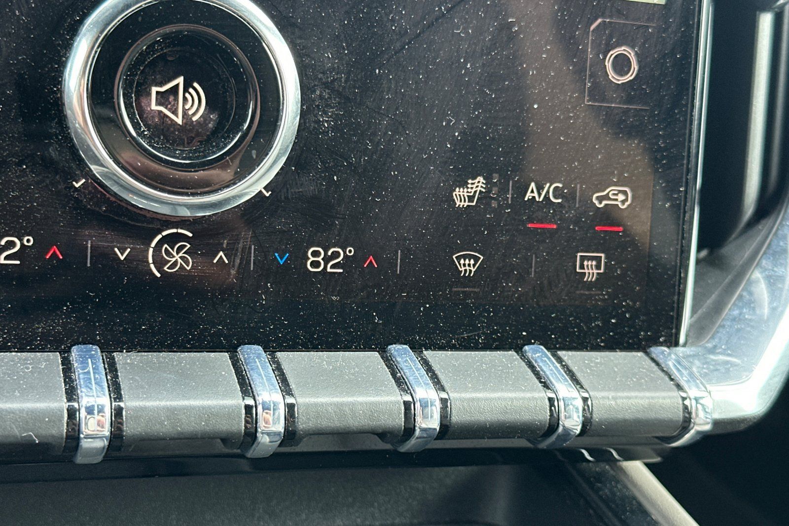 Used 2026 GMC Acadia Elevation w/ Elevation Premium Package FWD image 30