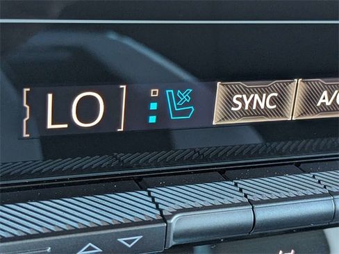 New 2024 GMC Hummer EV 2X w/ Extreme Off-Road Package image 29