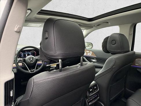 New 2026 Mercedes-Benz GLS 450 4MATIC image 18