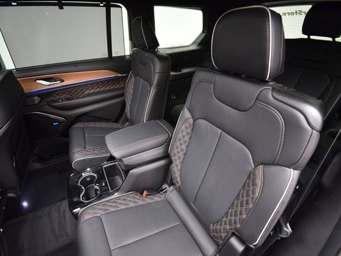 New 2026 Jeep Grand Cherokee L Summit w/ Obsidian Package AWD/4WD image 38