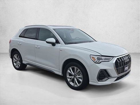 Used 2025 Audi Q3 2.0T Premium AWD/4WD image 3