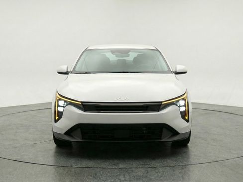 Used 2025 Kia K4 FWD image 2