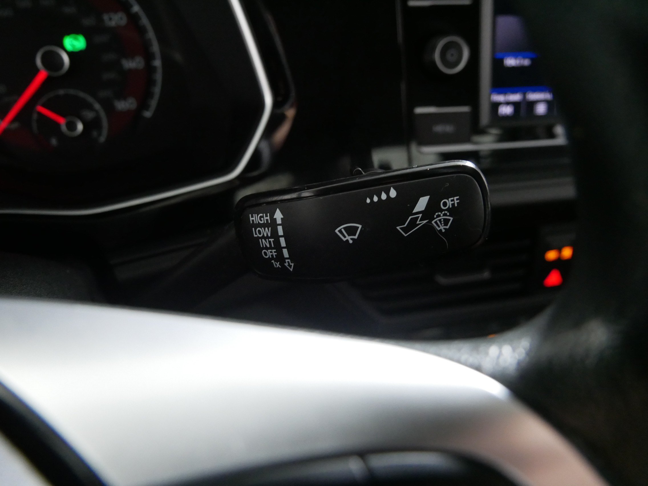 Used 2020 Volkswagen Jetta SE FWD image 31