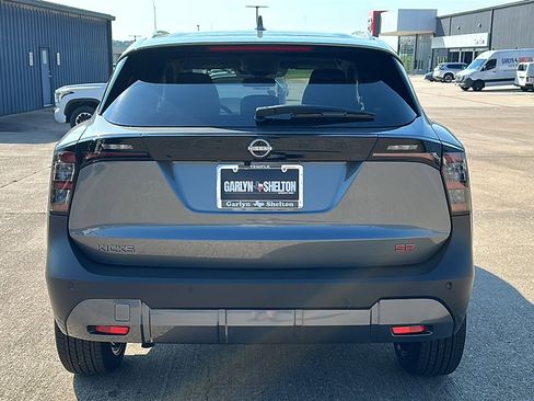 New 2025 Nissan Kicks SR image 7