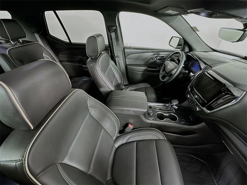 Used 2023 Chevrolet Traverse Premier image 31